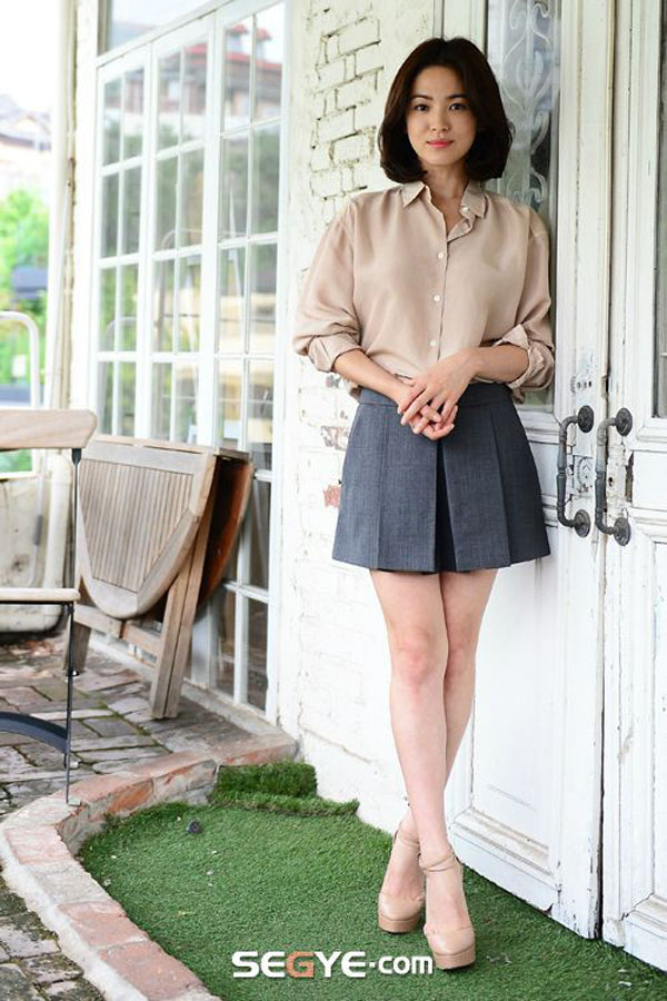 Phong cách thời trang U40 thanh khiết như Song Hye Kyo